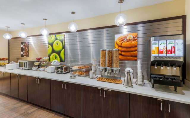 La Quinta Inn & Suites by Wyndham Artesia