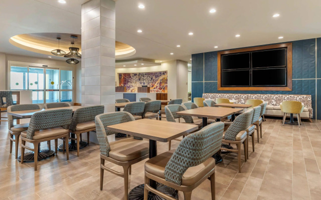 Cambria Hotel Davenport Quad Cities