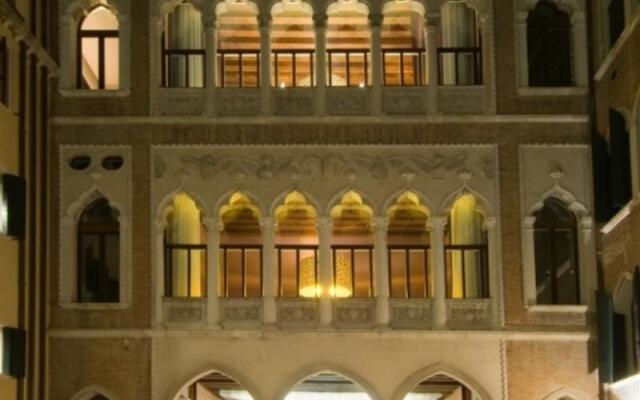 Sina Centurion Palace Hotel