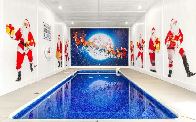 XmasCabins by SmokyStays - Christmas Themed Year Round