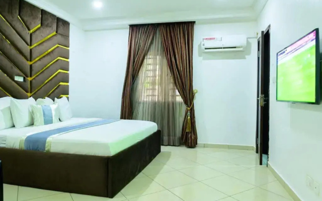 Luxury 4 Bedrooms Apartment 24Hrs Elect/WIFI/Security