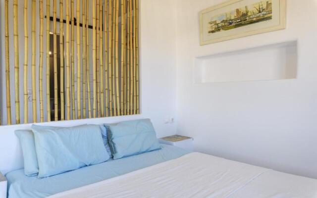 Mesmerising Sea View Lia Residence