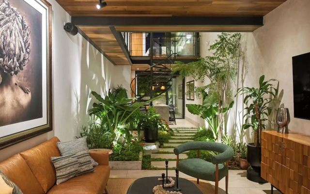 Singular Signature Residences