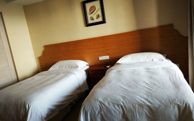 Gold Coast Hotel