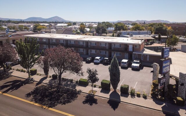Maverick Motel