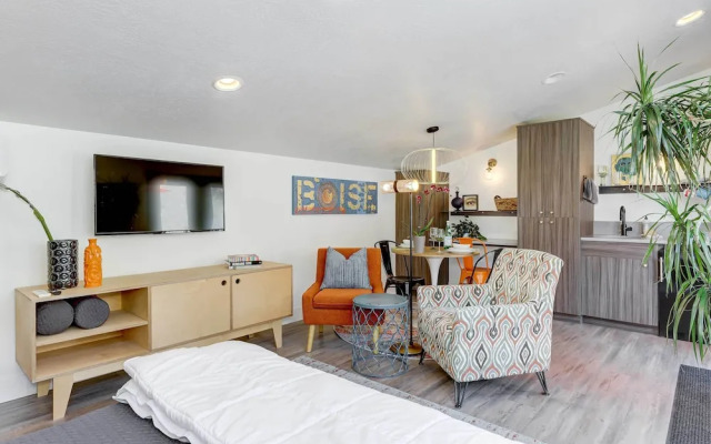 Stylish & Modern Boise Studio w/ Foothills Views!