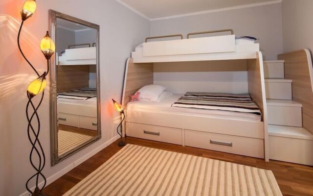 Holiday Home Secret Garden