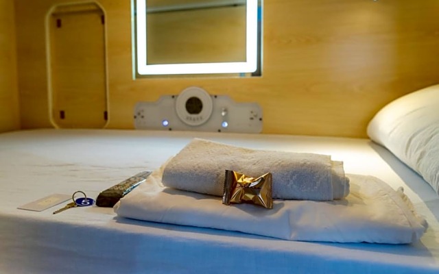 HosteLit, Capsule Hostel