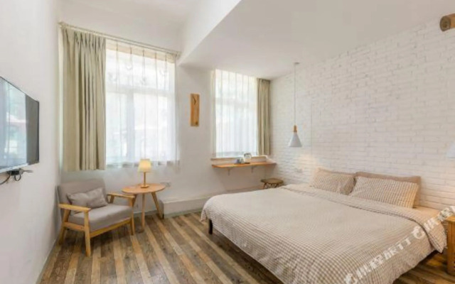Occasion Inn (Qingdao Zhanqiao Zhongshan Road Subway Station)