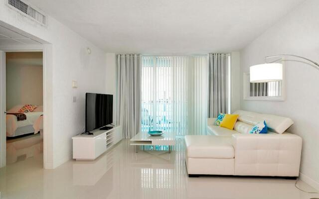 Hallandale 11D