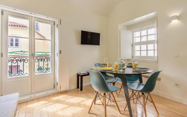 Design Apartment in Typical Alfama