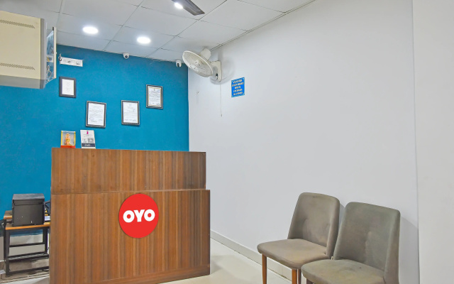Hotel O Grand Residency Near Kasi Talkies