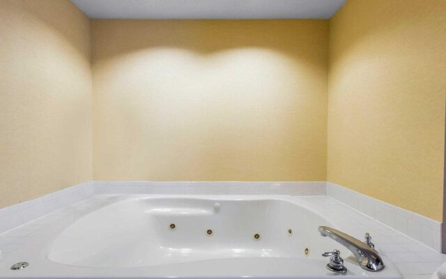 Quality Inn Dry Ridge