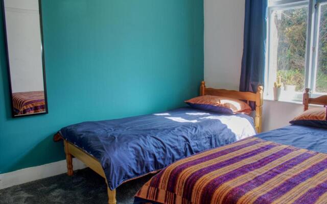Perranporth Bungalow 2mins Walk to Beach!