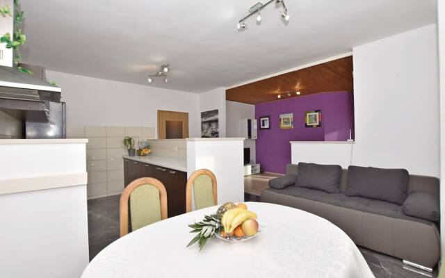 Apartments Mladen