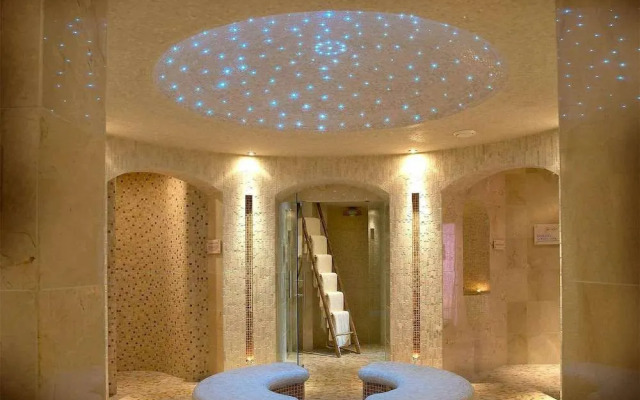 Westport Plaza Hotel