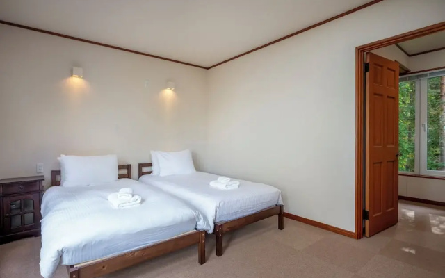 Furano Lodge 10 by H2 Life