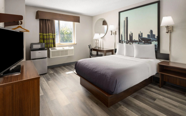 Super 8 by Wyndham Latham/Albany Airport