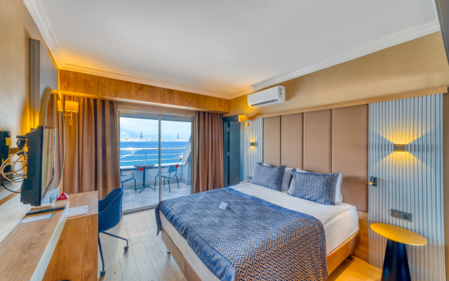 Numa Port Hotel