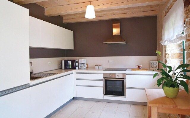 Stunning Home in Kanfanar With Wifi and 4 Bedrooms