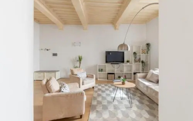 Iflat Navona White And Stylish Apartment