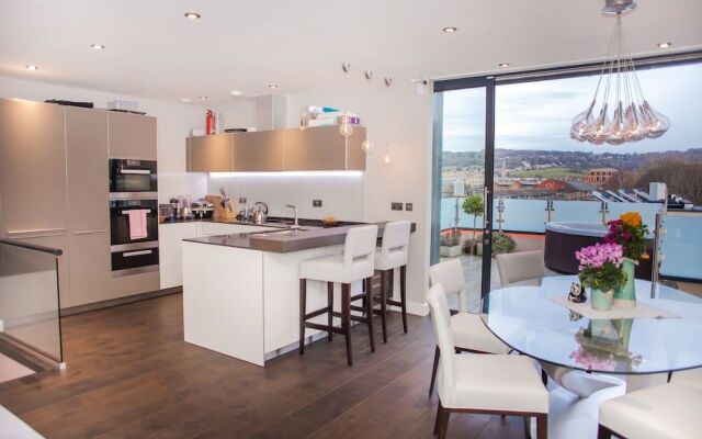Henge House, Penthouse Apartment