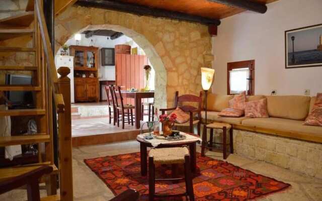 Apanemia Stone House in Crete