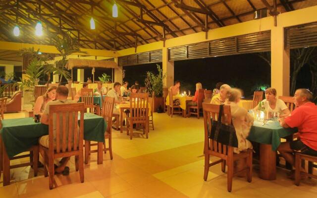 Puri Sari Beach Hotel