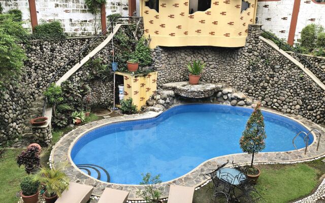 Pura Vida Resort