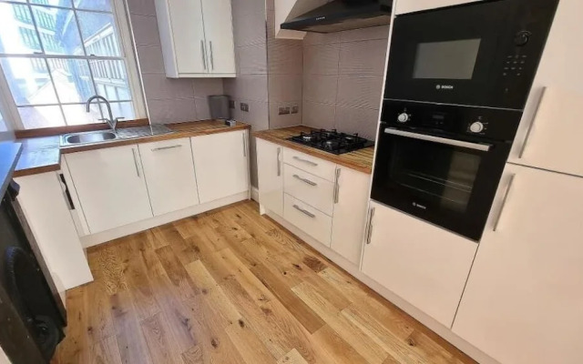 Hull Spacious Apartment 5