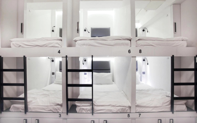 Wink @ Mosque Street – Guest Rooms – Singapore