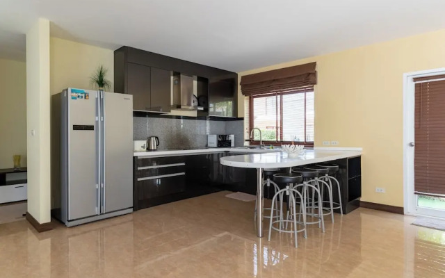 East Villa 4