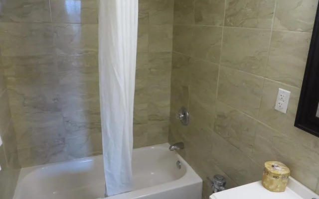 Budgetel Inn & Suites