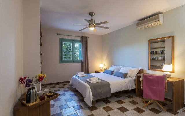 Electra Beachfront Villa