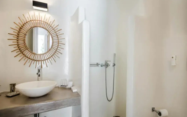 Unique Cycladic Villa With Pool