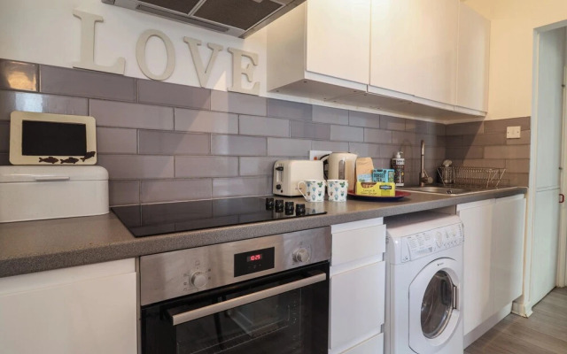 10 Bay View Court