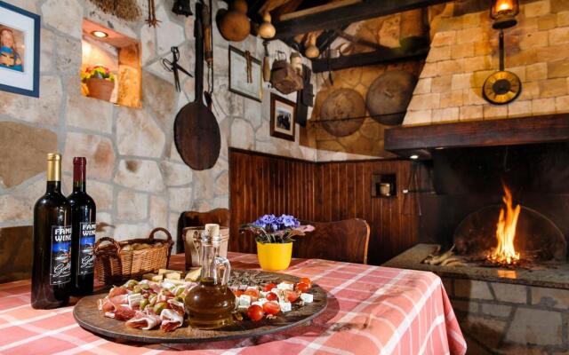 Ani - Family Friendly - A1(7)