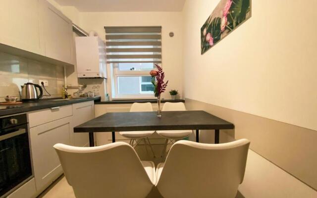 Art Apartment 3