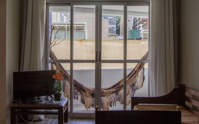 Apartamento na Rua Frei Caneca 750