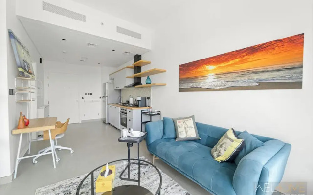 WelHome - Beautiful 1BR Apt in Dubai Hills with City View