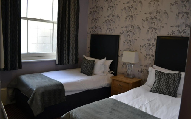 Muthu Westcliff Hotel (Near London Southend Airport)