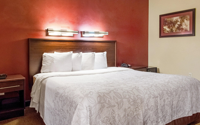 Red Roof Inn PLUS+ Boston - Logan