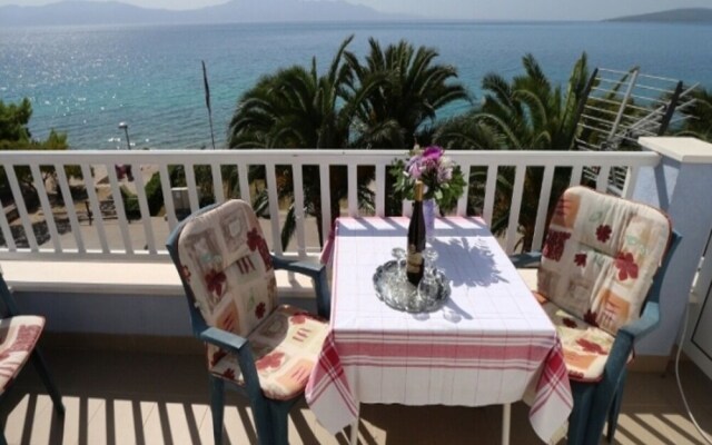 Mira - 10 m From Beach - A5