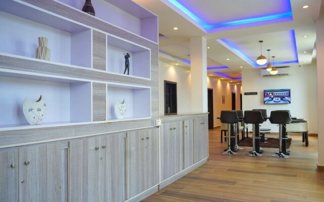 Mayhill Hotel