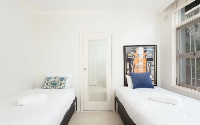 Harbour Front Single Level Apartment