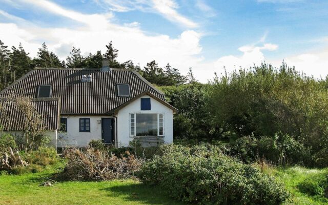 Rustic Holiday Home in Løgstør near Sea