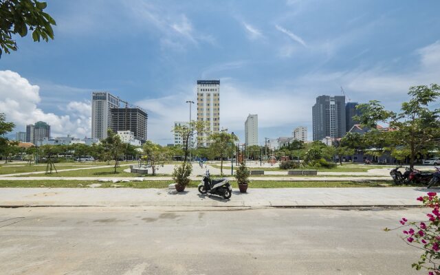 Hanoi Blue Hotel - The Water Front