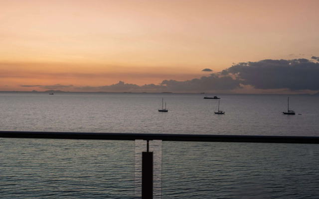 Ramada Suites by Wyndham Wailoaloa Beach Fiji Hotel