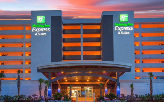 Holiday Inn Express & Suites Panama City Beach - Beachfront by IHG
