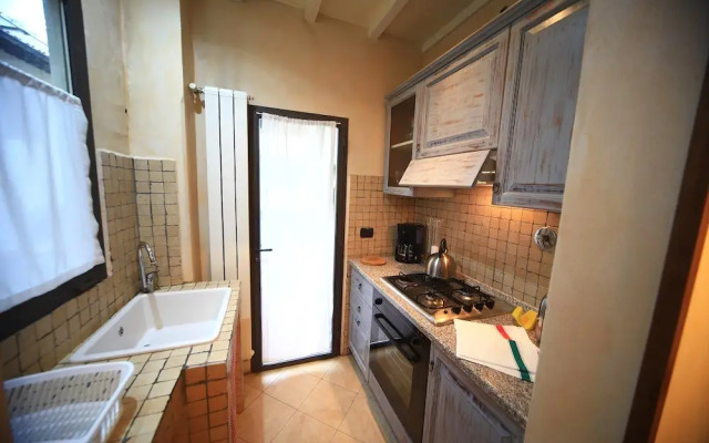 Close to The Duomo Tidy 1BD Apt